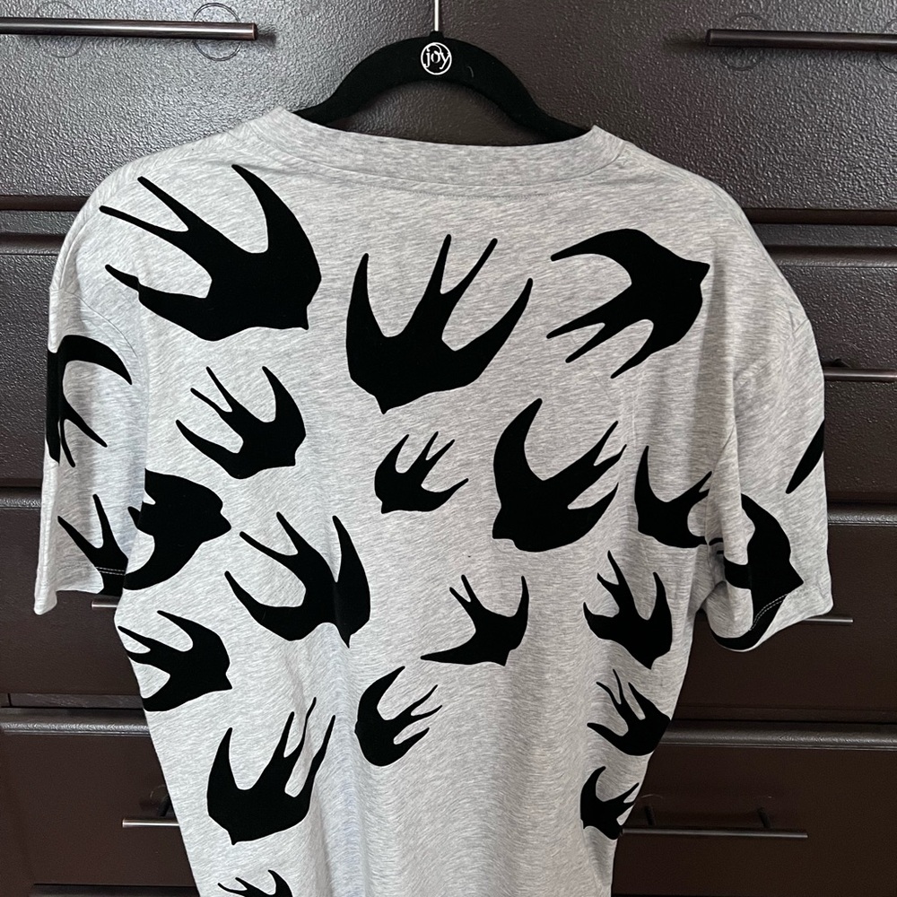 Mcq Alexander Mcqueen Swallow Print Tee Grey Black S Unisex View 5
